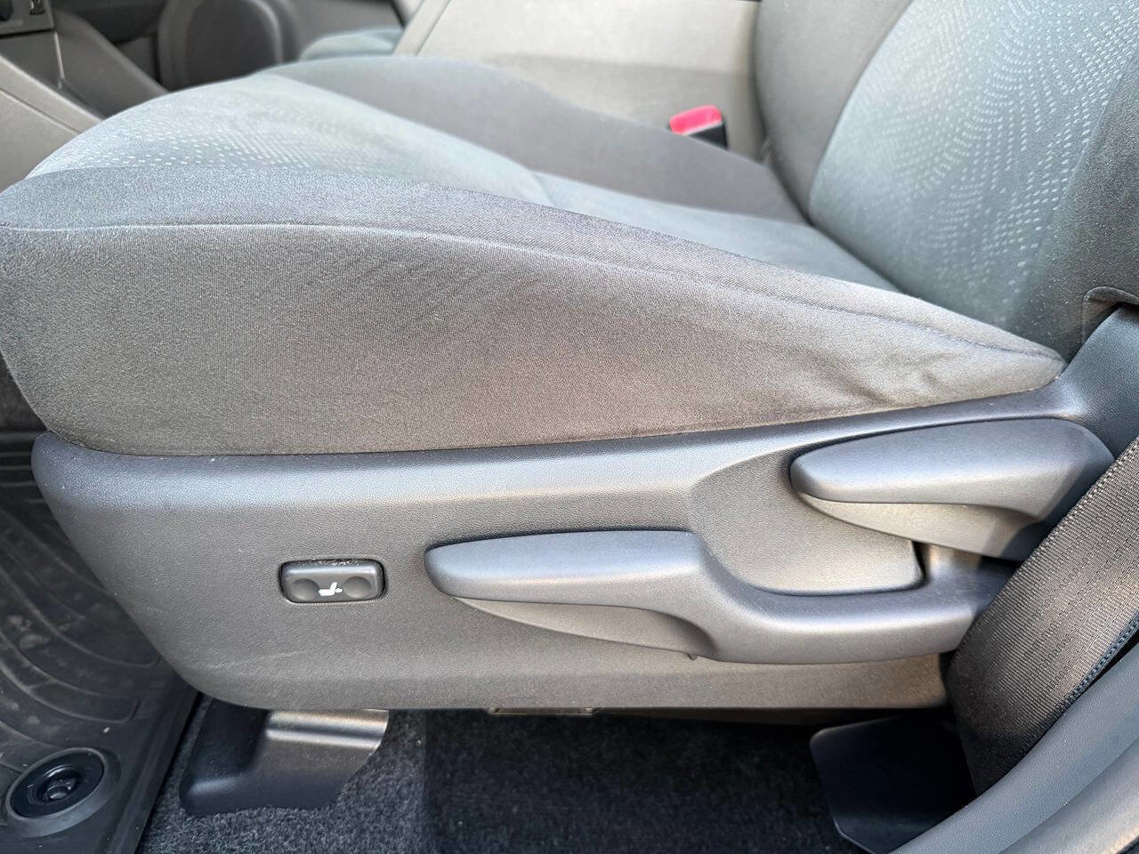 Used 2014 Toyota Prius V Three FWD image 30