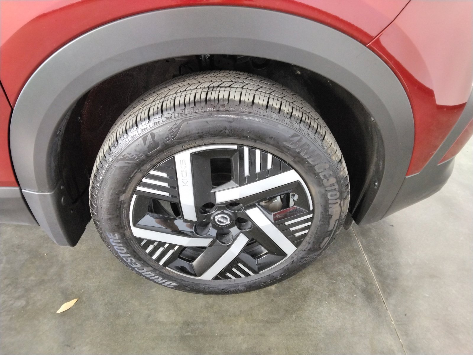 Used 2026 Nissan Kicks SV FWD image 32
