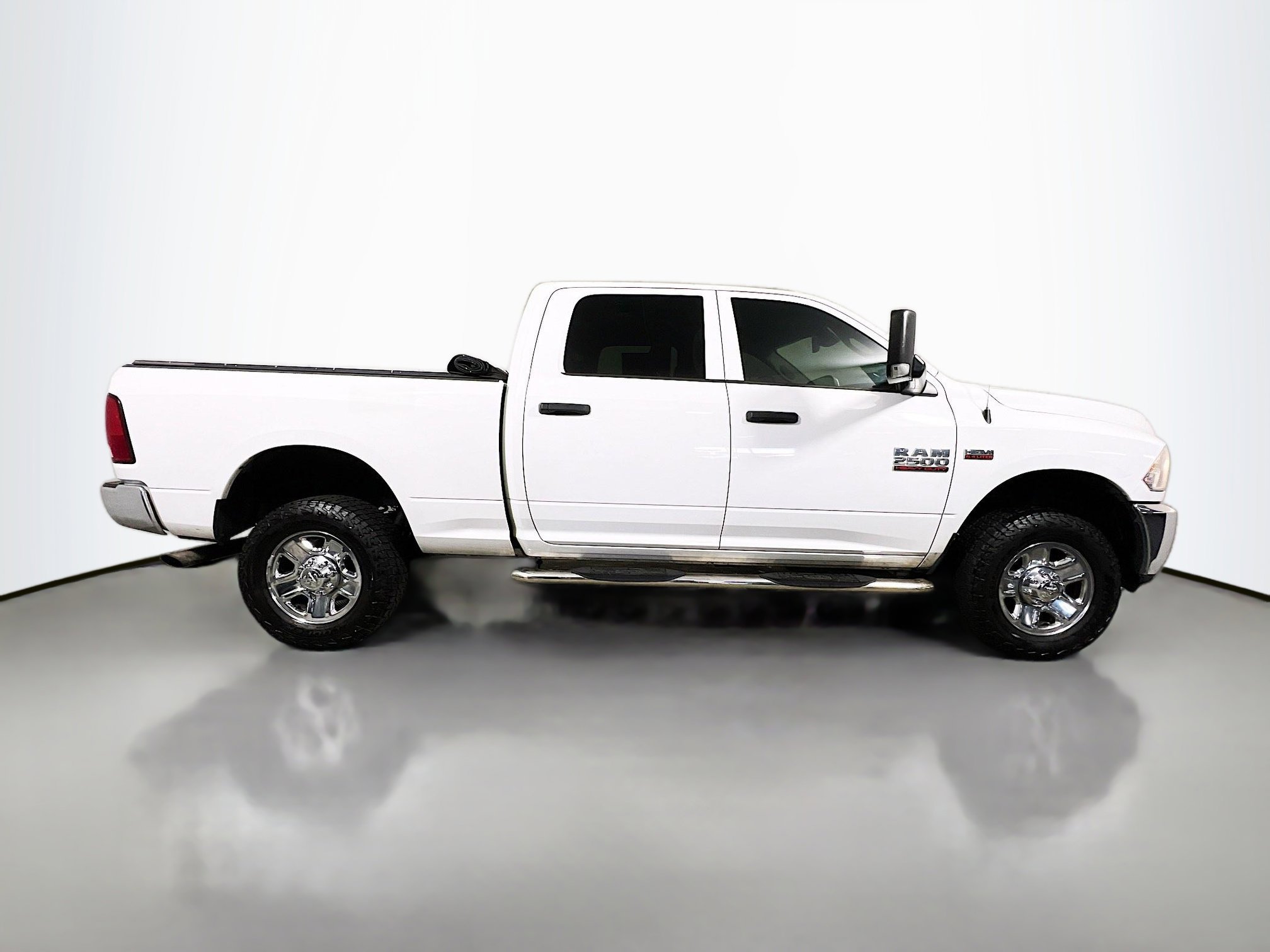 Used 2016 RAM 2500 Tradesman w/ Chrome Appearance Group AWD/4WD image 3