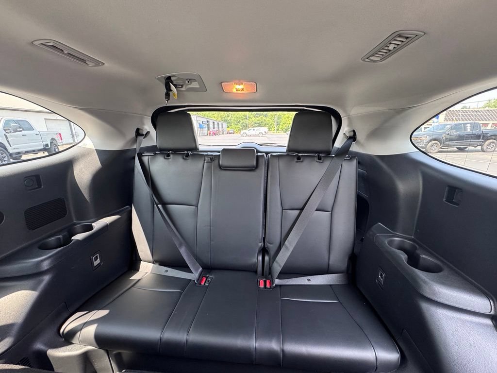 Used 2024 Toyota Highlander XLE AWD/4WD image 20