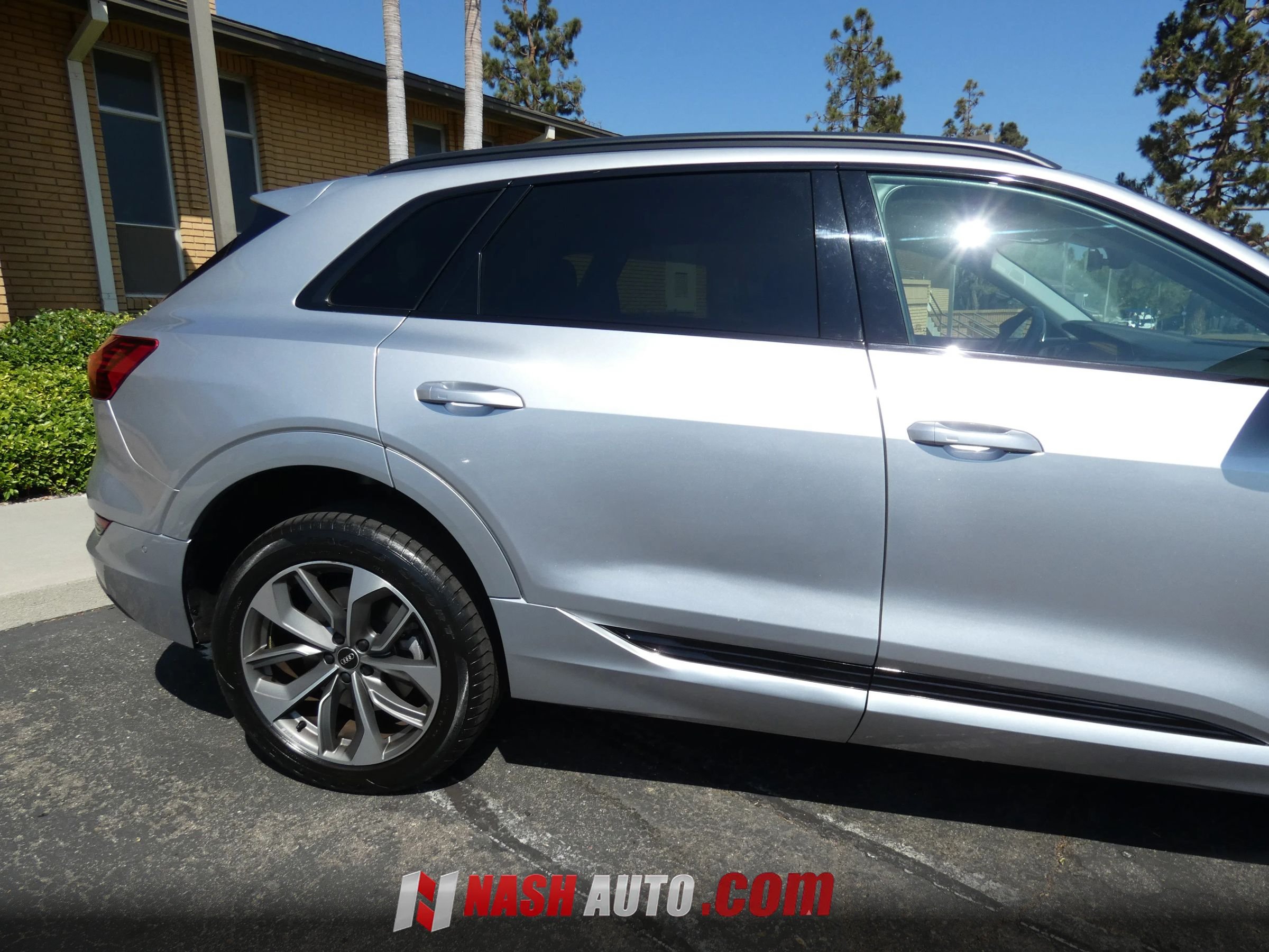 Used 2021 Audi e-tron Premium Plus AWD/4WD image 7