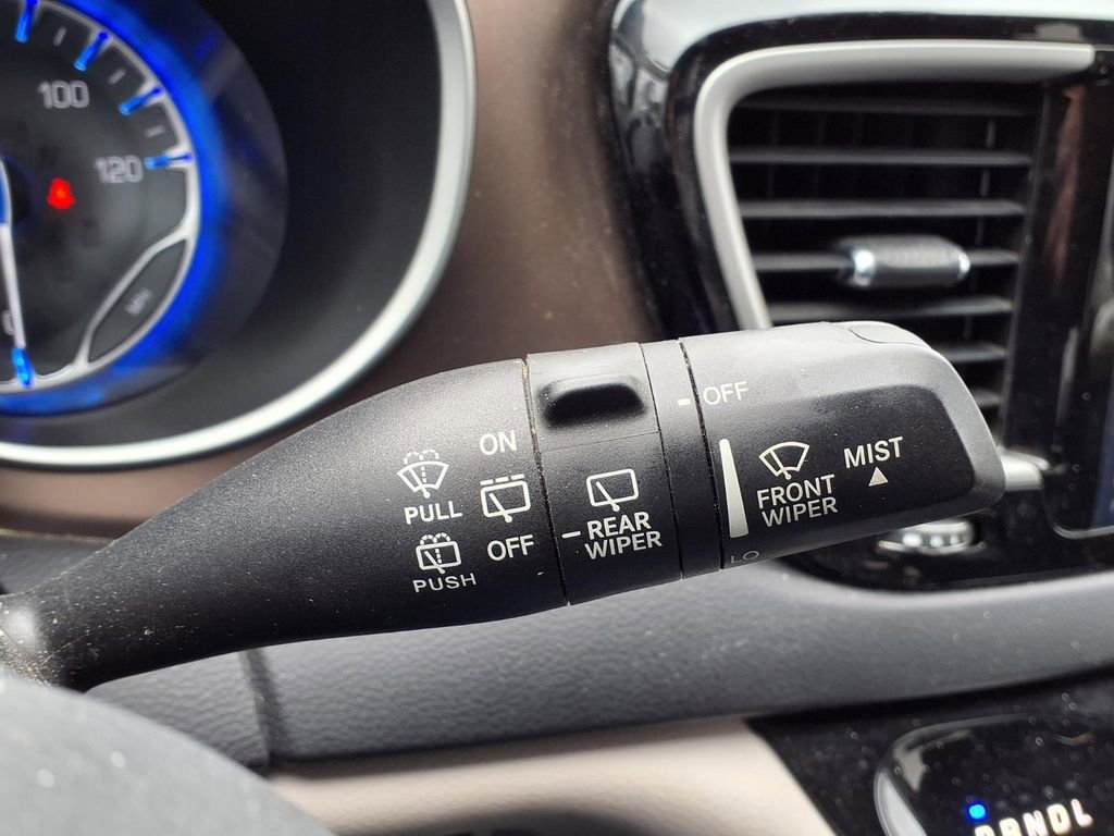 Used 2017 Chrysler Pacifica Touring image 15