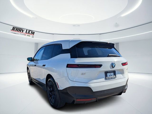 Used 2023 BMW iX xDrive50 image 5