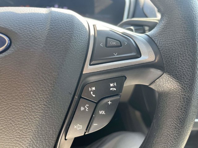 Used 2019 Ford Fusion SE FWD image 25