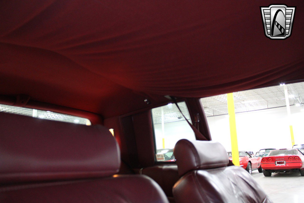 Used 1992 Cadillac De Ville Coupe image 18