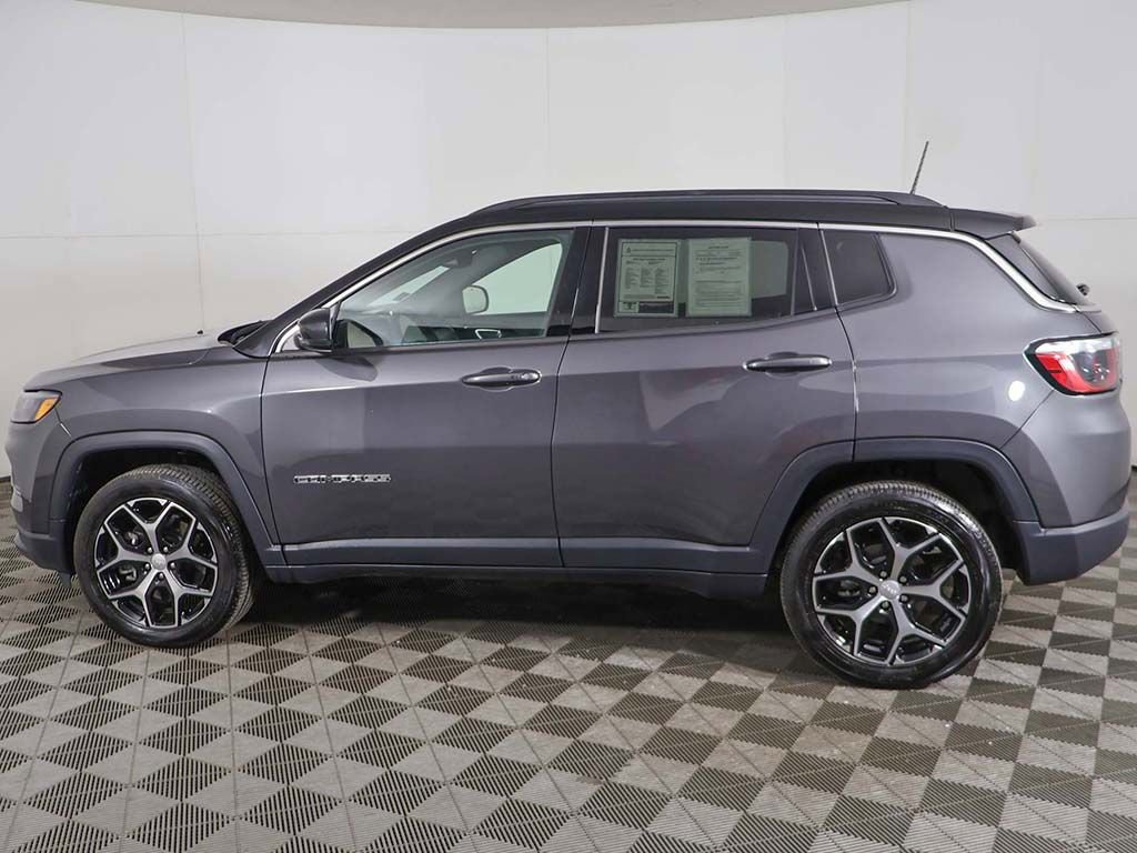 Used 2024 Jeep Compass Limited AWD/4WD image 12