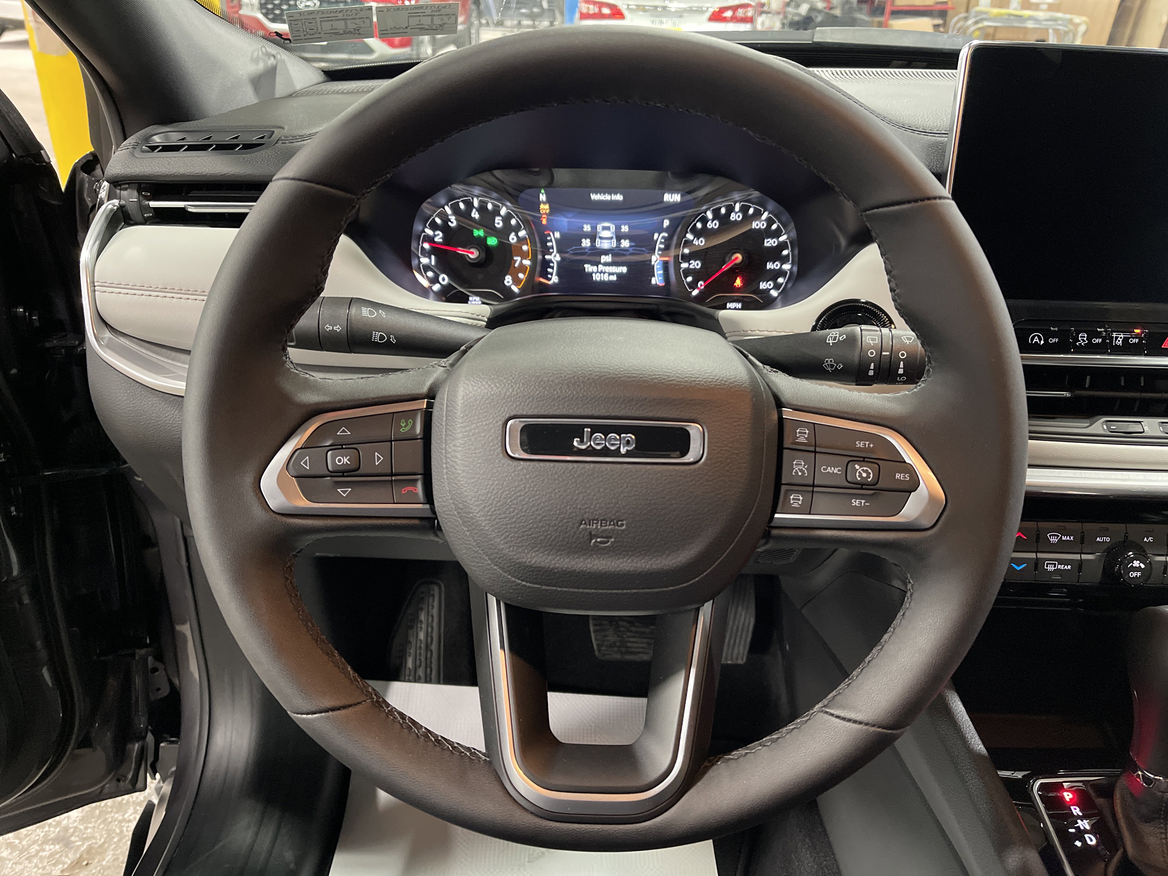 Used 2024 Jeep Compass Limited image 17