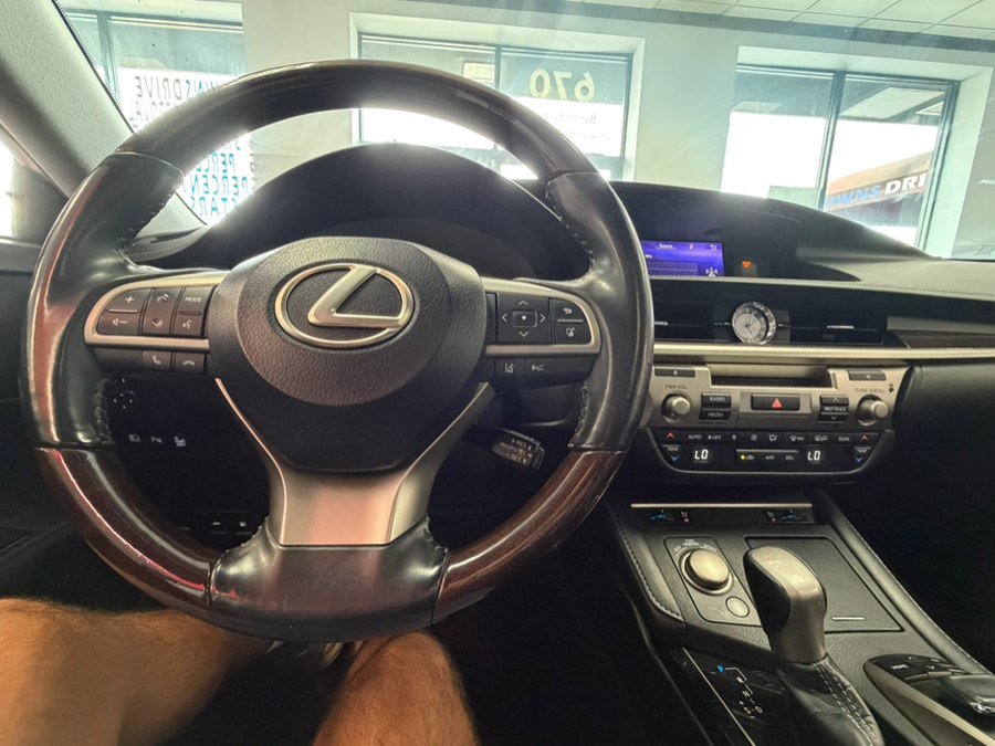 Used 2018 Lexus ES 350 w/ Navigation System Package FWD image 64