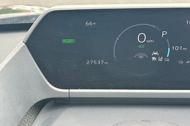Used 2023 Toyota bZ4X FWD image 30