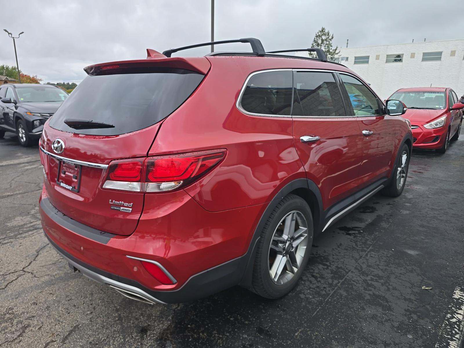 Used 2018 Hyundai Santa Fe Limited AWD/4WD image 2