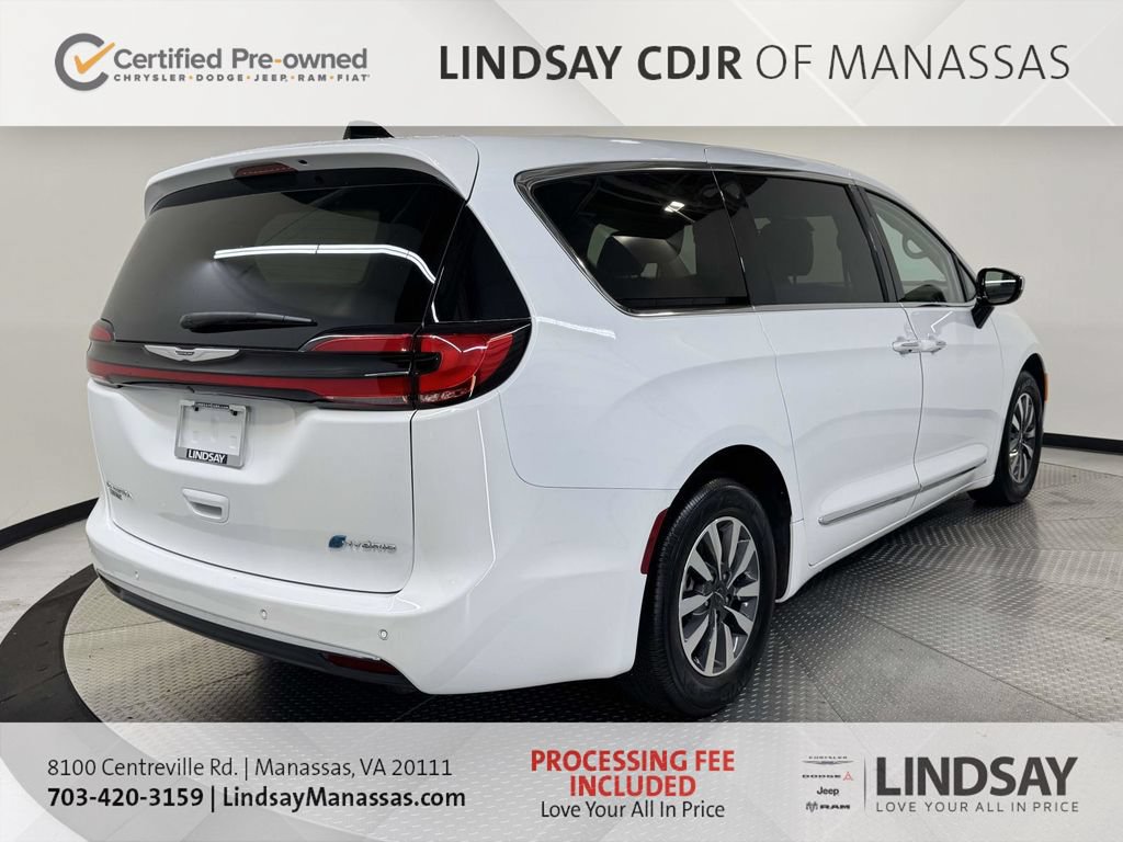 Used 2023 Chrysler Pacifica Limited FWD image 9
