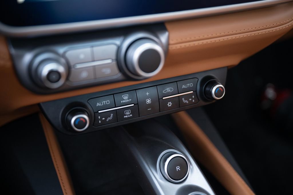 Certified 2019 Ferrari Portofino image 50