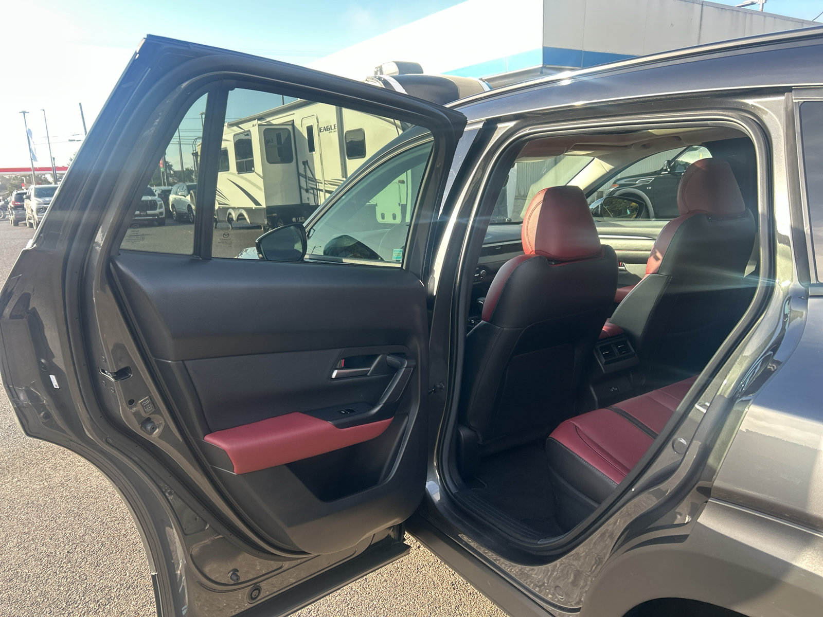 Used 2025 MAZDA CX-50 AWD 2.5 Hybrid w/ Premium Pkg image 31