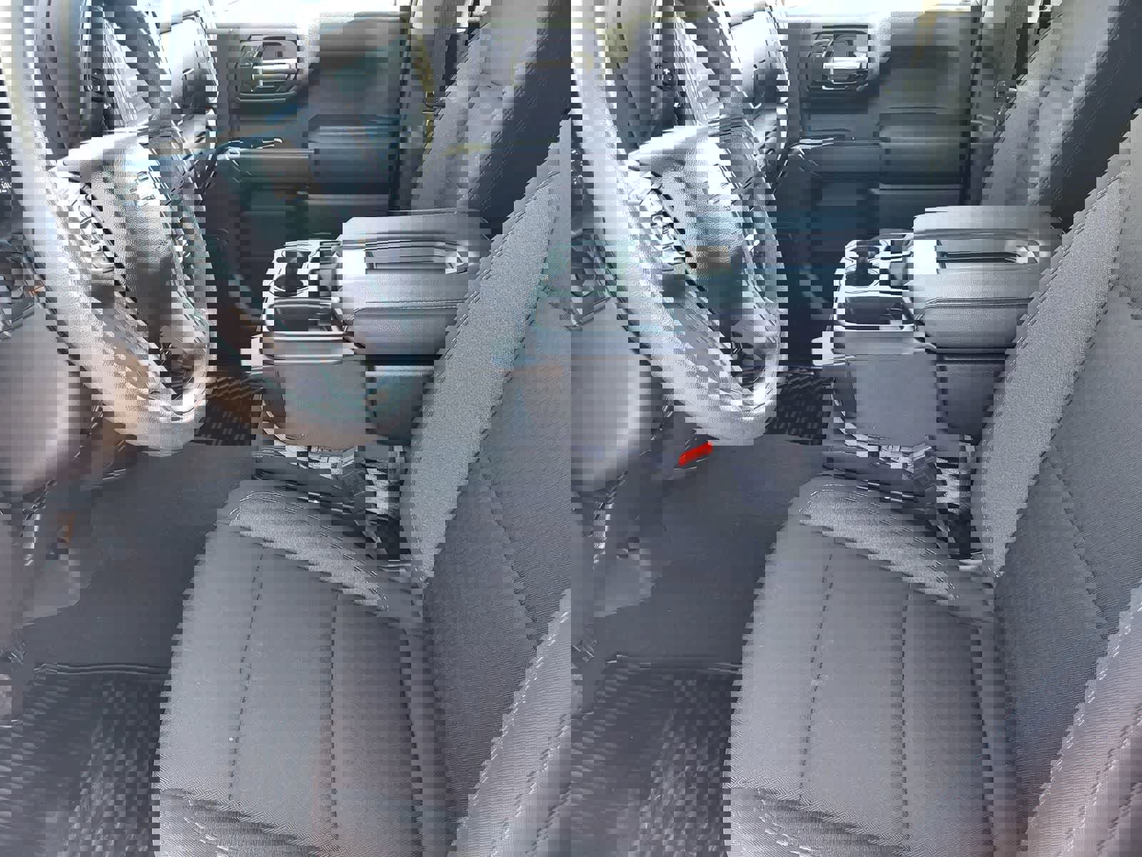 Used 2025 Chevrolet Silverado 1500 Custom image 27