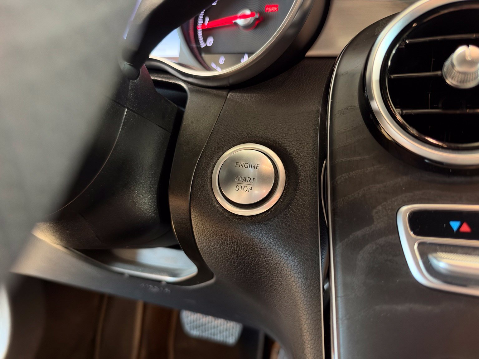 Used 2019 Mercedes-Benz GLC 300 image 24