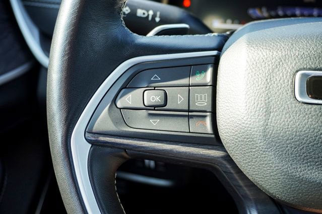 Used 2022 Jeep Grand Cherokee L Limited image 25