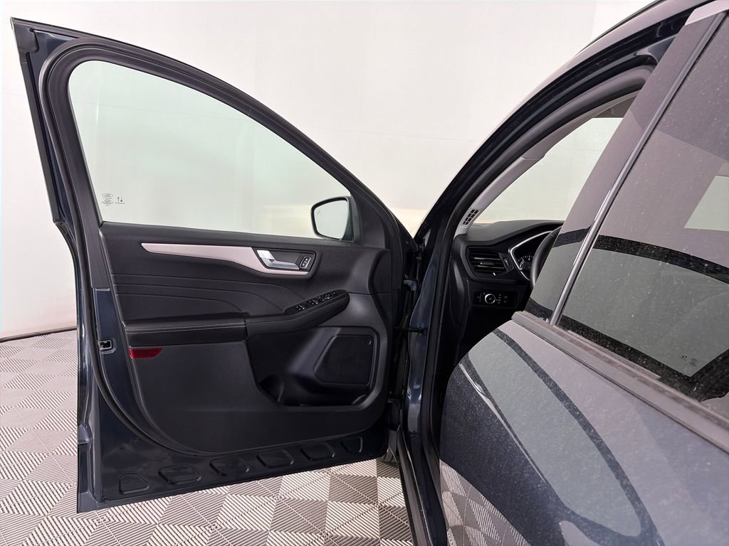 Certified 2022 Ford Escape SEL AWD/4WD image 10