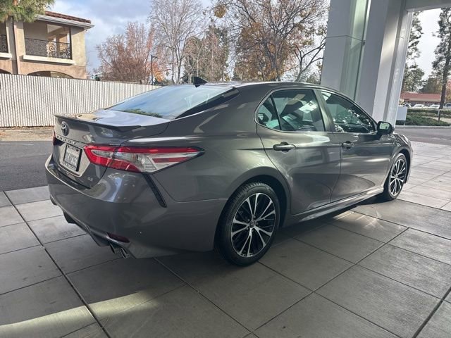 Used 2020 Toyota Camry SE image 5