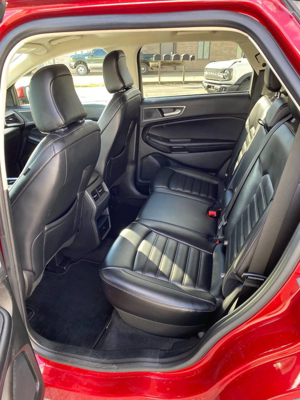 Used 2022 Ford Edge SEL image 25