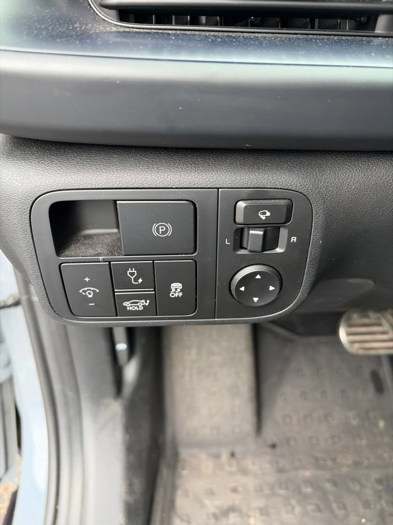 Used 2023 Hyundai Ioniq 6 Limited AWD/4WD image 12
