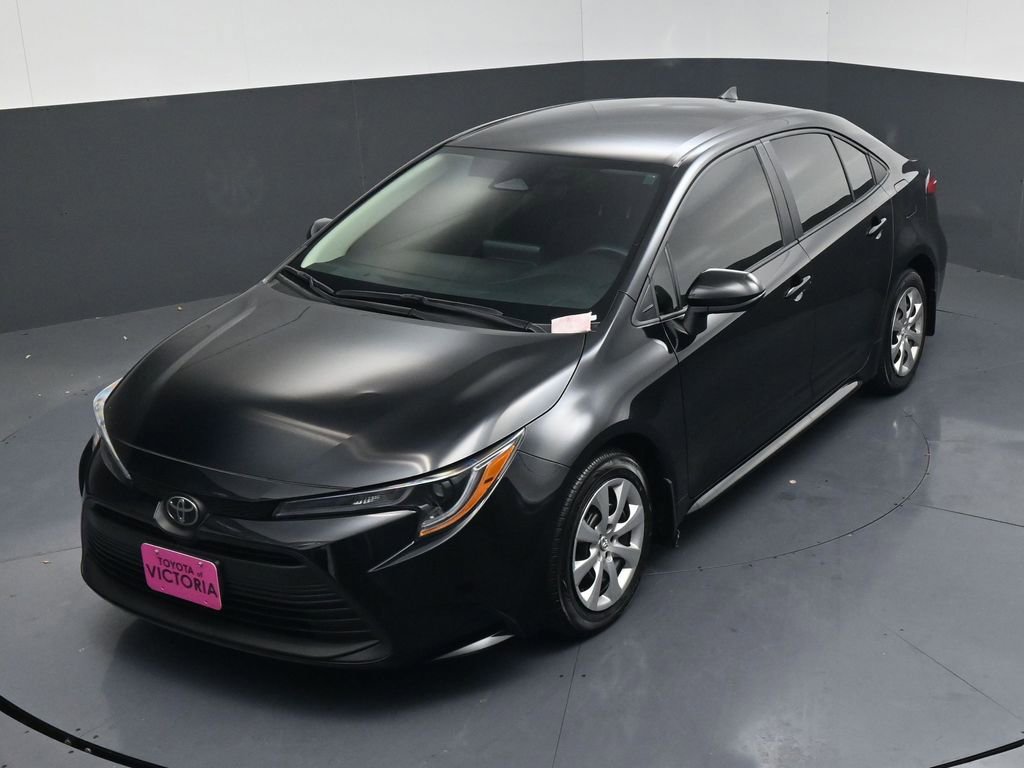 Used 2025 Toyota Corolla LE image 15
