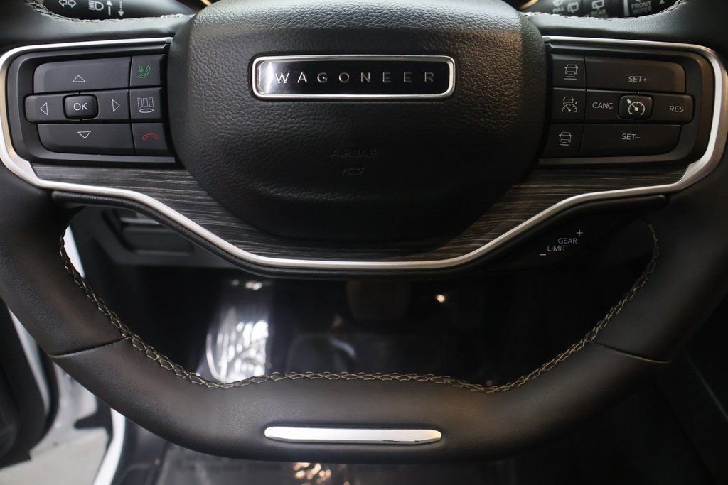 Used 2024 Jeep Wagoneer Series II w/ Flexible Seating Group image 23