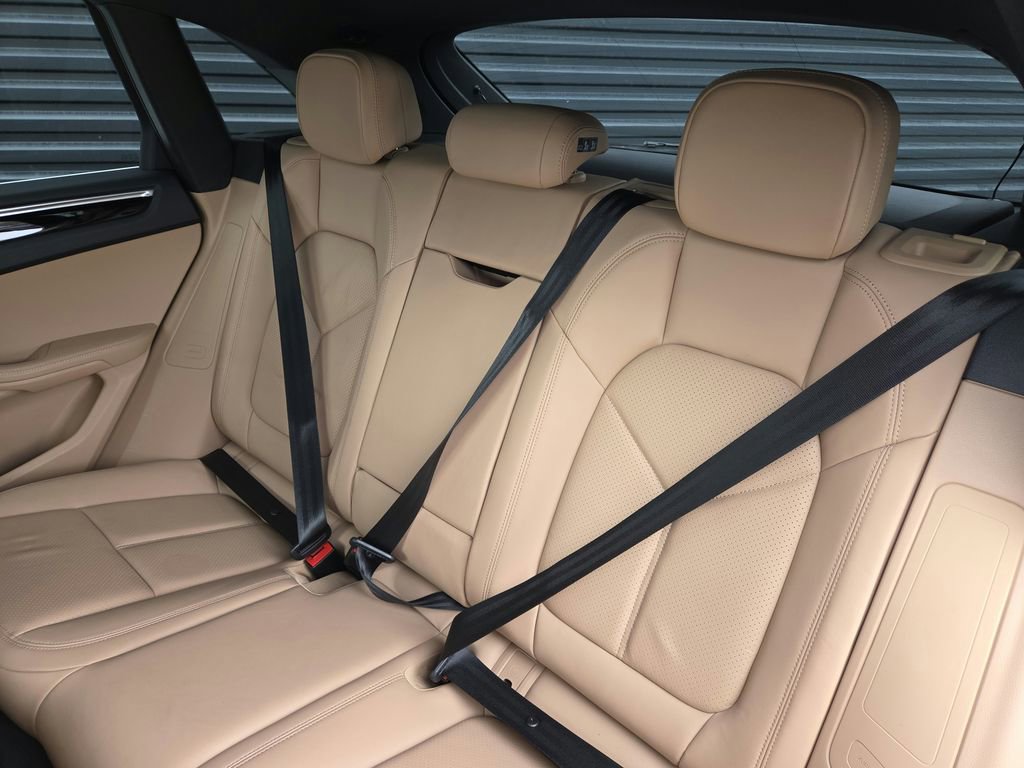 Certified 2023 Porsche Macan S image 15