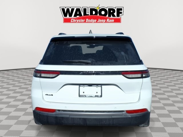New 2026 Jeep Grand Cherokee Altitude AWD/4WD image 3