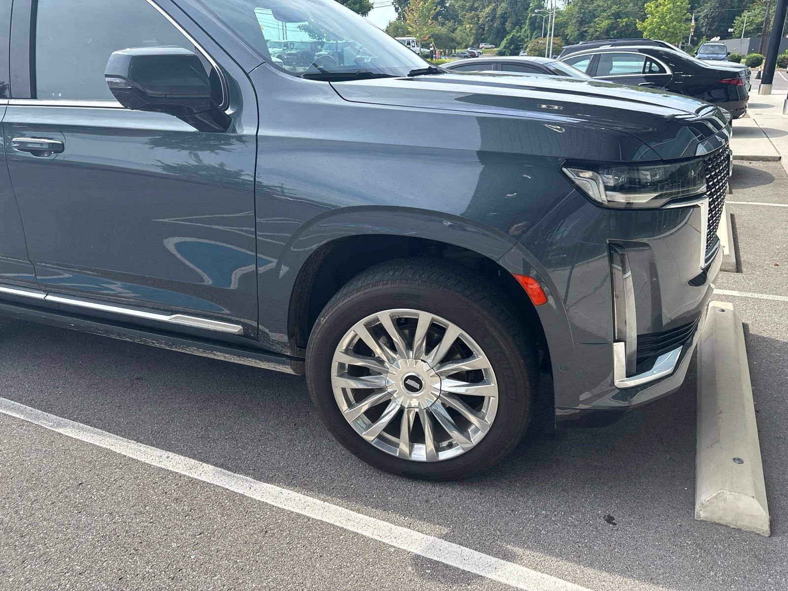 Used 2021 Cadillac Escalade Premium Luxury w/ Driver Assist Tech Package AWD/4WD image 1