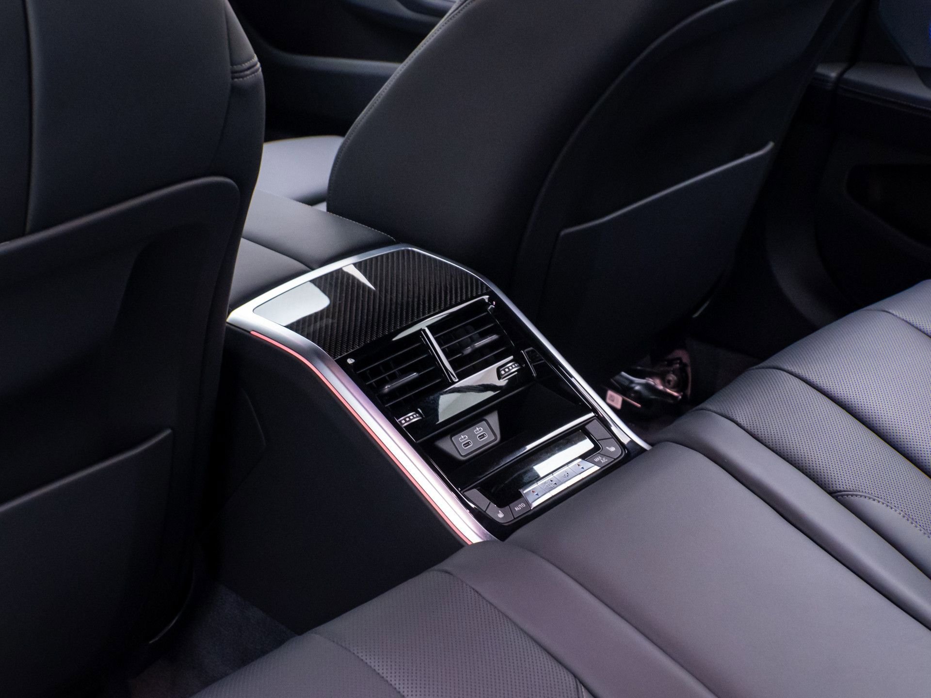 New 2026 BMW M850i xDrive w/ M Carbon Exterior Package AWD/4WD image 18