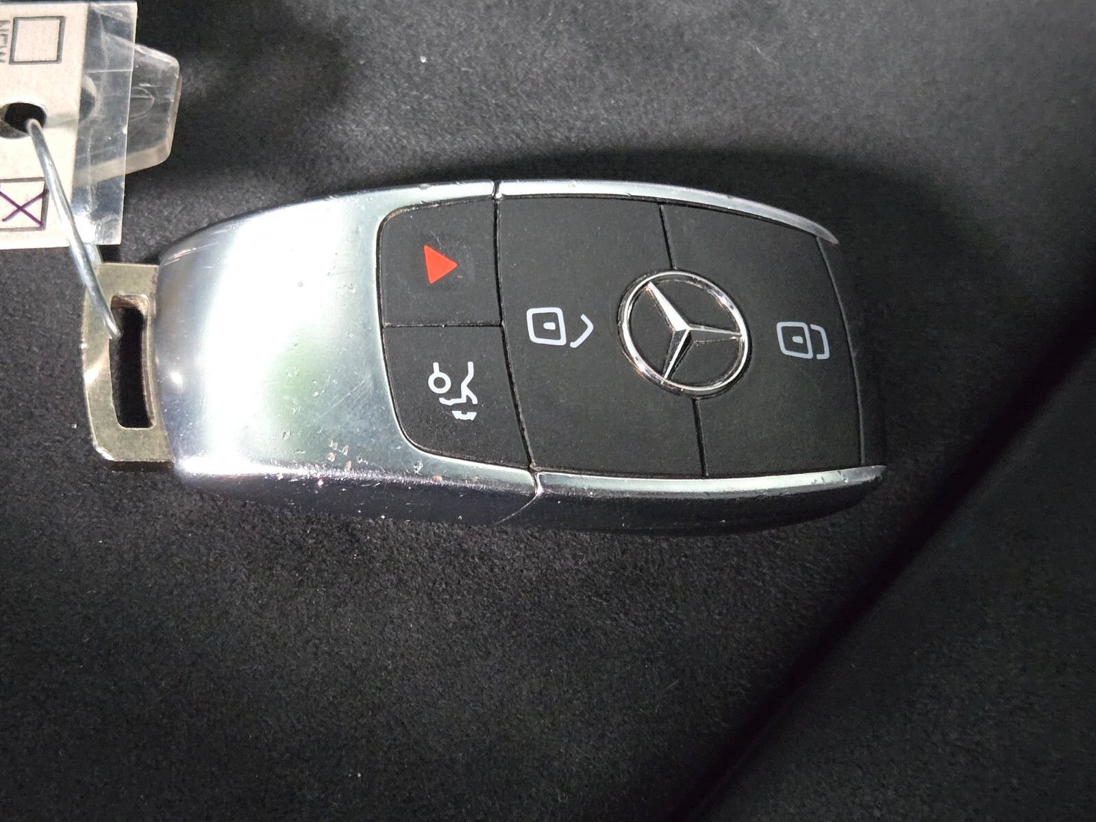 Used 2023 Mercedes-Benz GLB 250 image 30