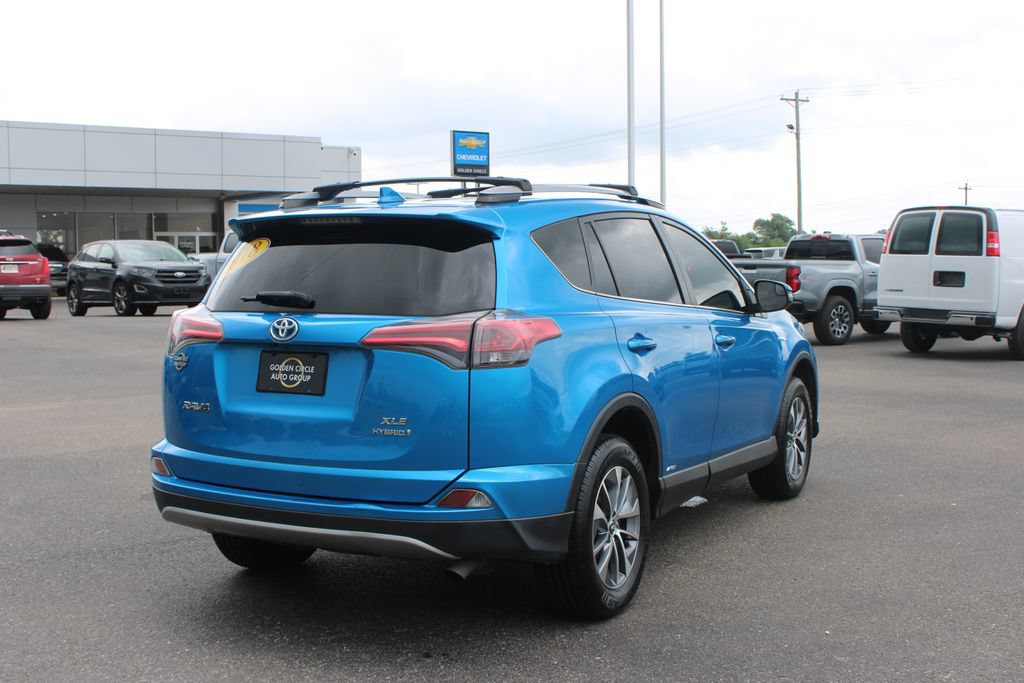 Used 2018 Toyota RAV4 XLE AWD/4WD image 9