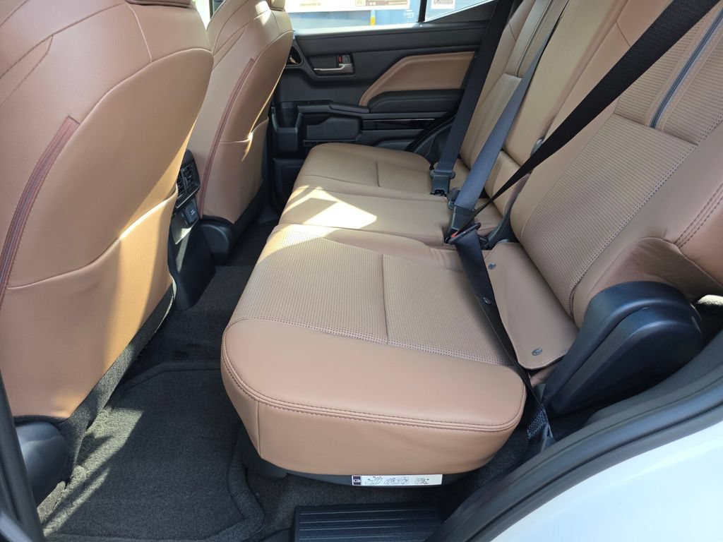New 2026 Toyota 4Runner Limited AWD/4WD image 21