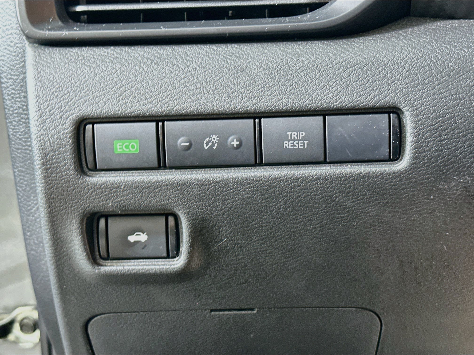Used 2025 Nissan Sentra S FWD image 16
