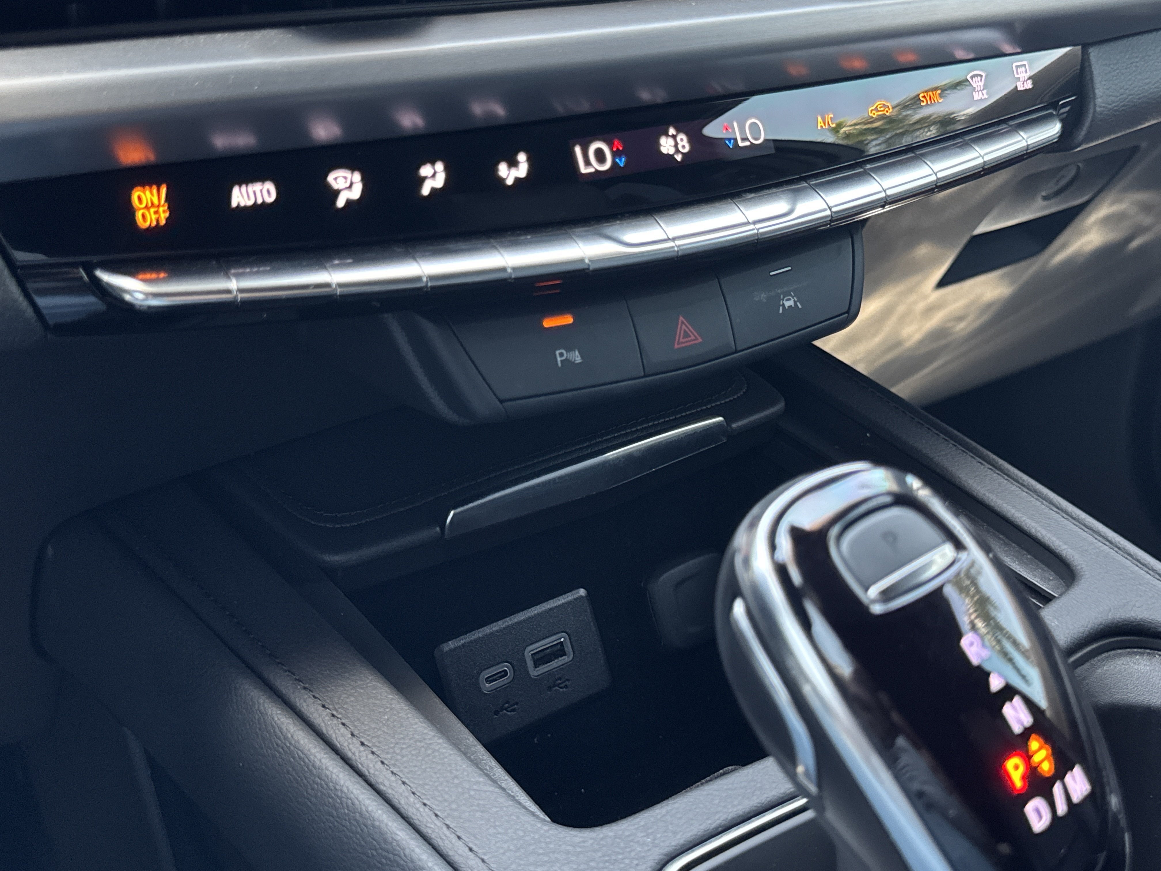 Certified 2025 Cadillac XT4 Sport w/ LPO, Onyx Lite Package FWD image 28