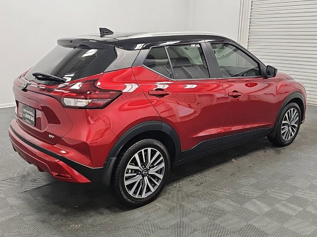 Used 2023 Nissan Kicks SV FWD image 9