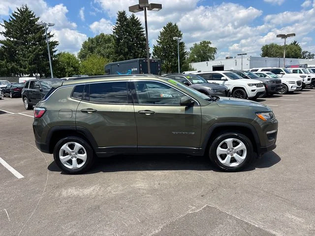Used 2019 Jeep Compass Latitude w/ Cold Weather Group AWD/4WD image 28