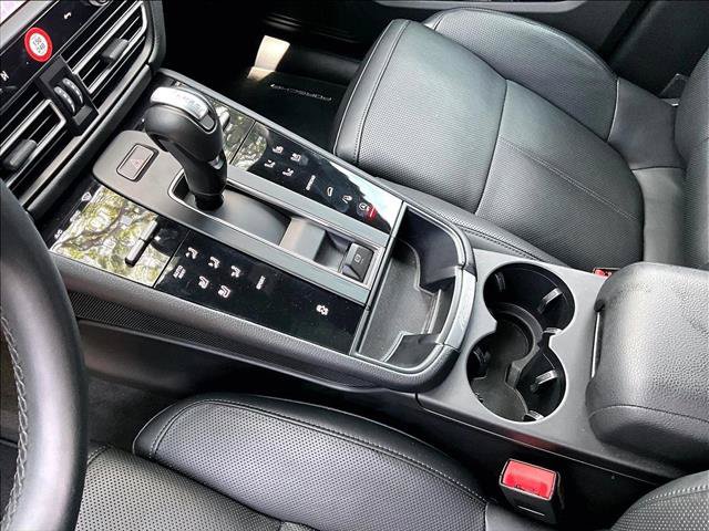 Used 2024 Porsche Macan AWD/4WD image 15