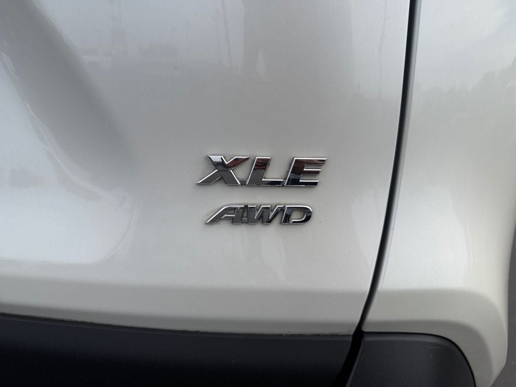 Used 2021 Toyota RAV4 XLE Premium AWD/4WD image 35