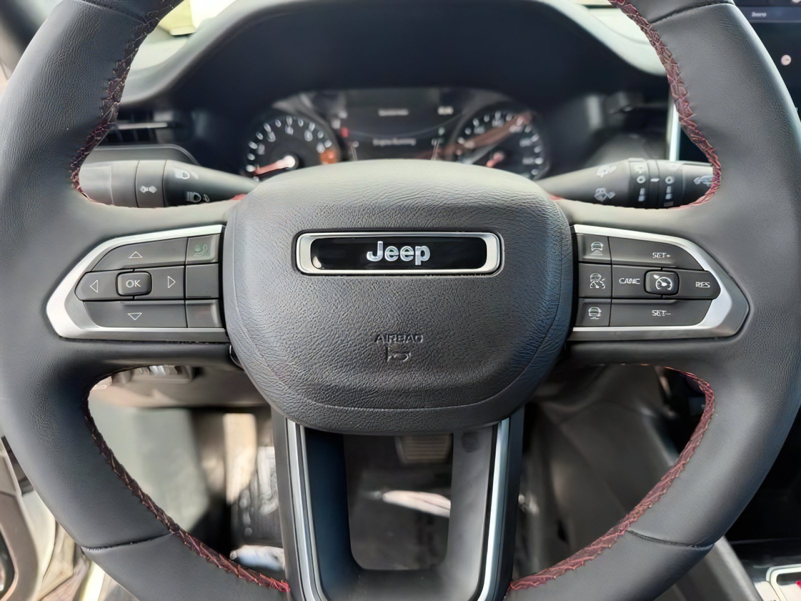 Used 2025 Jeep Compass Trailhawk AWD/4WD image 34
