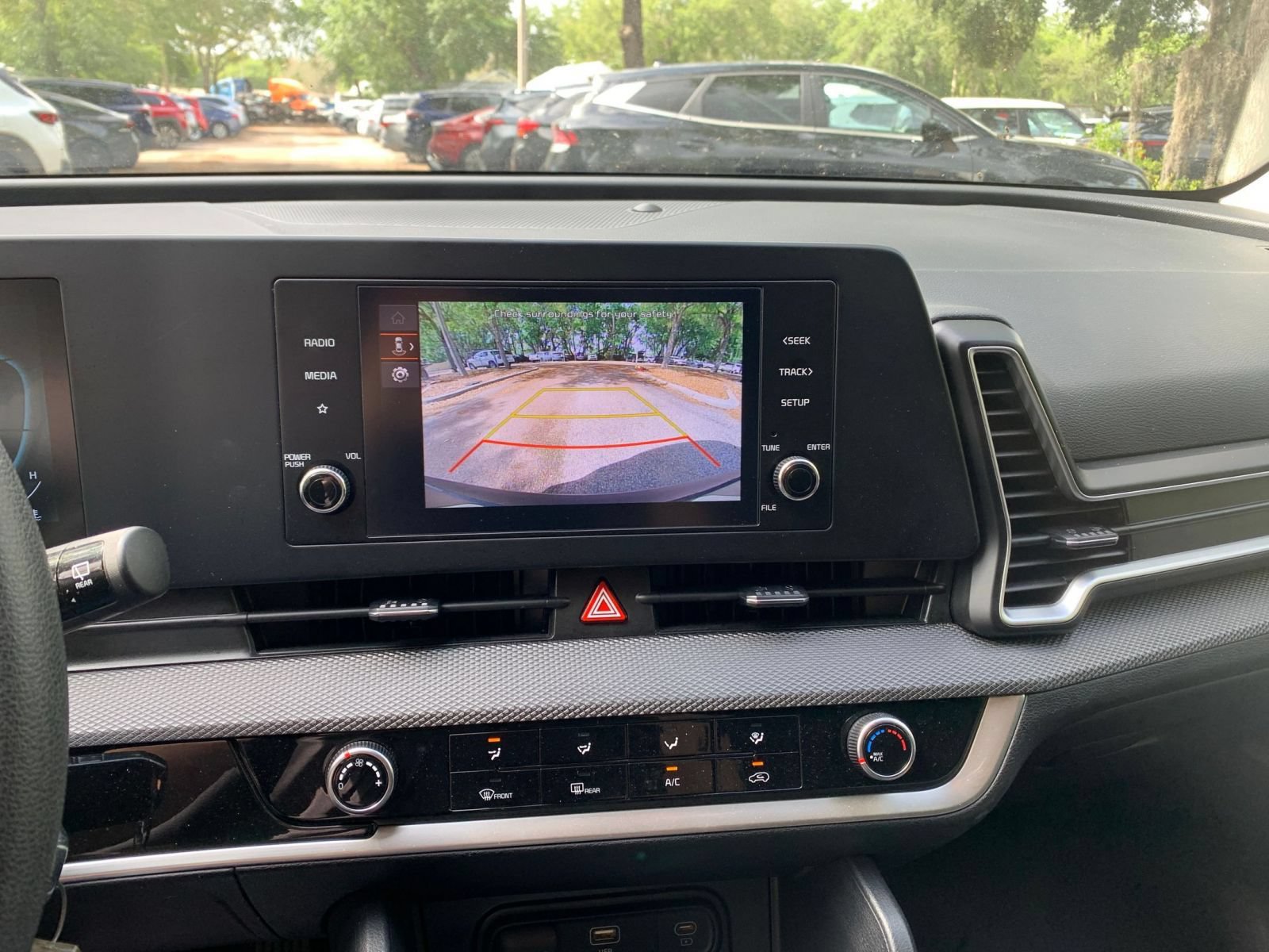 Used 2025 Kia Sportage LX FWD image 17