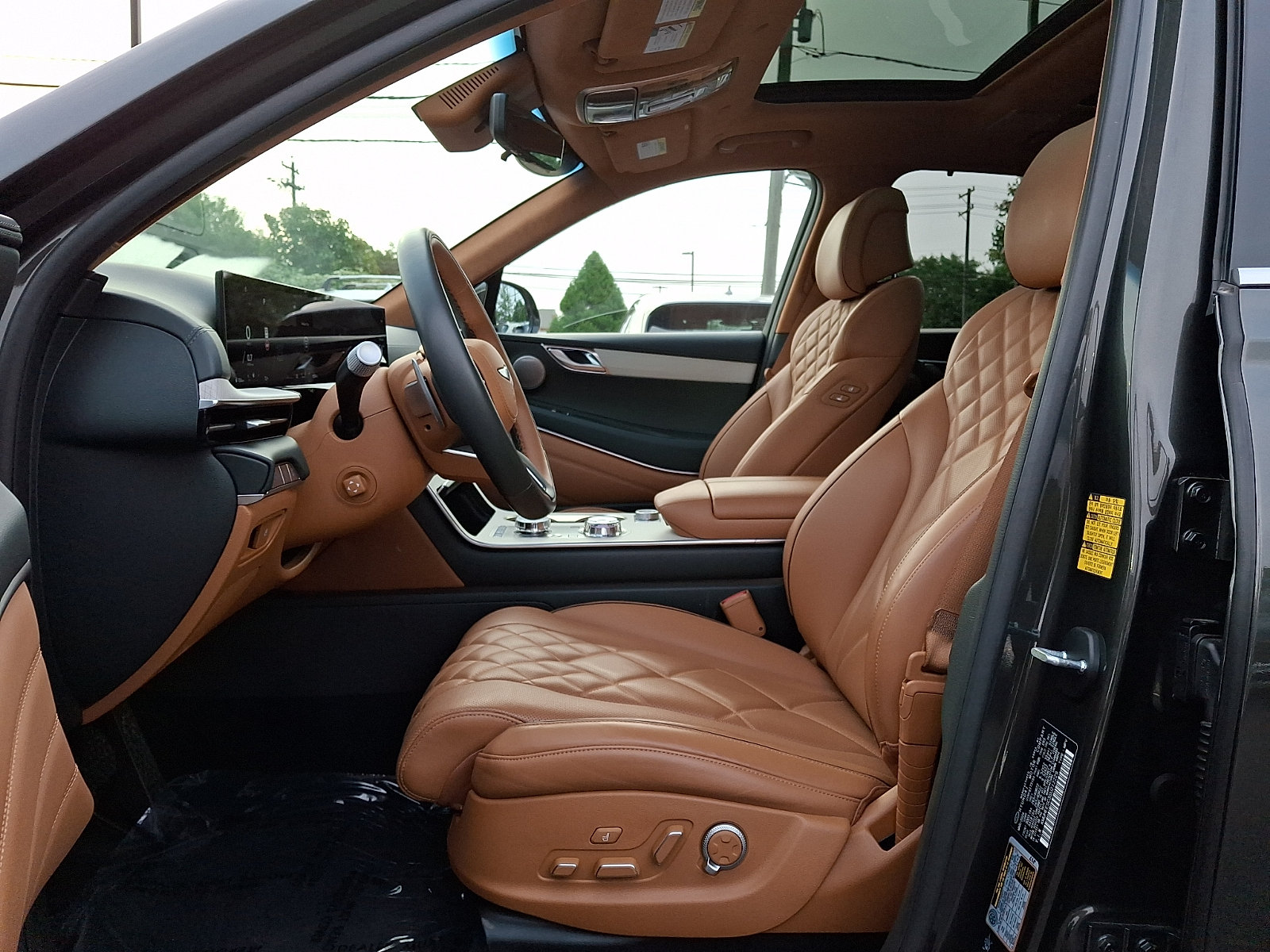 Certified 2025 Genesis GV80 3.5T Prestige AWD/4WD image 12