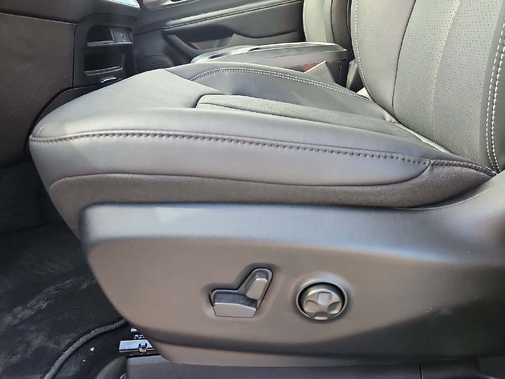 New 2027 Chrysler Pacifica Select FWD image 14
