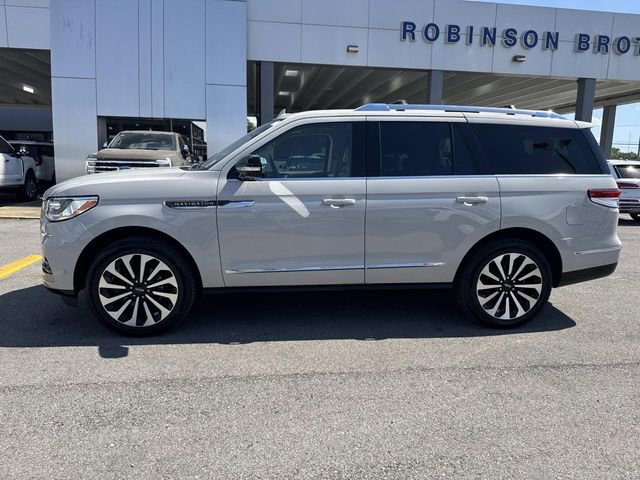 Used 2022 Lincoln Navigator Reserve image 8