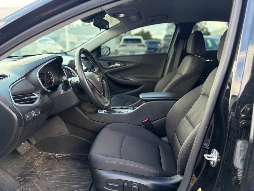 Used 2024 Chevrolet Malibu RS w/ LPO, Floor Liner Package FWD image 18