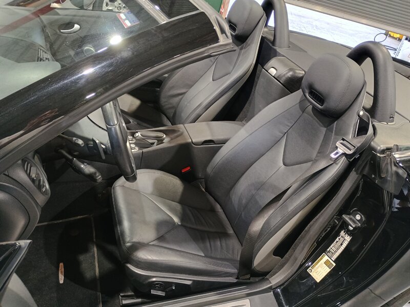 Used 2011 Mercedes-Benz SLK 300 image 17