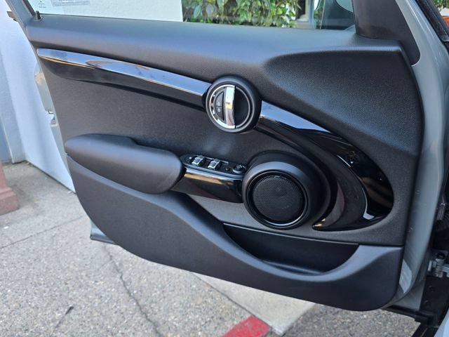 Used 2019 MINI Cooper S w/ Signature Upholstery Package FWD image 17