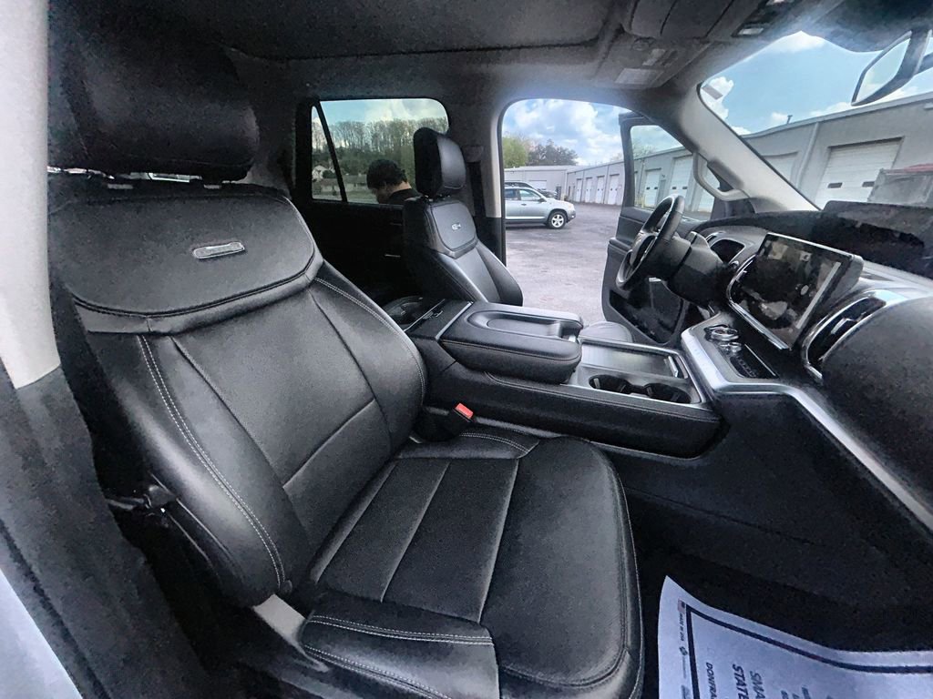 Used 2025 Ford Expedition Platinum image 14