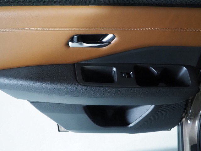 Used 2024 Nissan Pathfinder Platinum FWD image 65