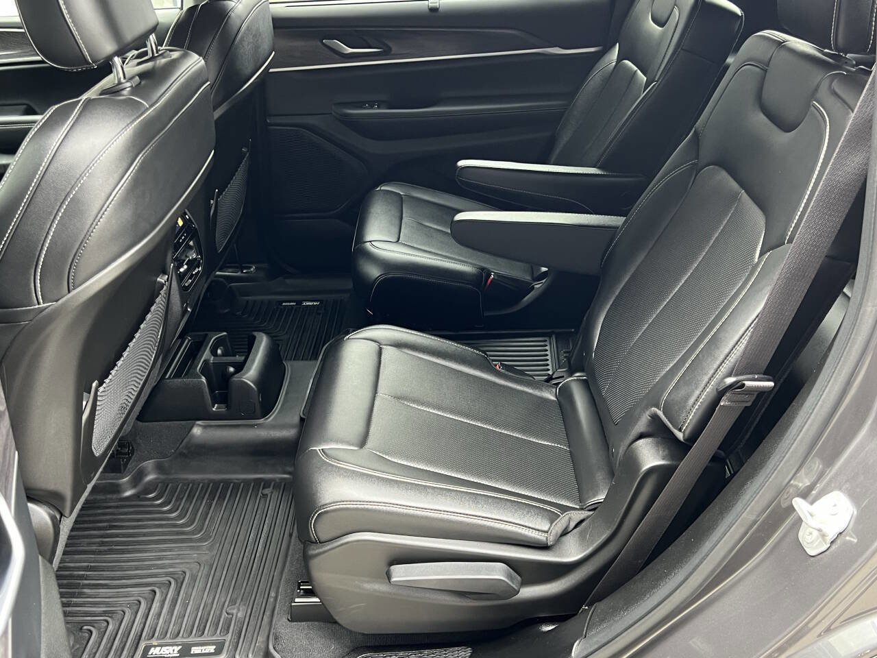 Used 2023 Jeep Grand Cherokee L Limited w/ Luxury Tech Group II image 18